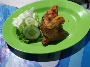 AYAM BAKAR & PECEL LELE PUTRA PUTRI