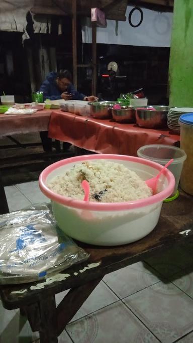 NASI UDUK BETAWI IBU PAPAT BUKA SEJAK 1976