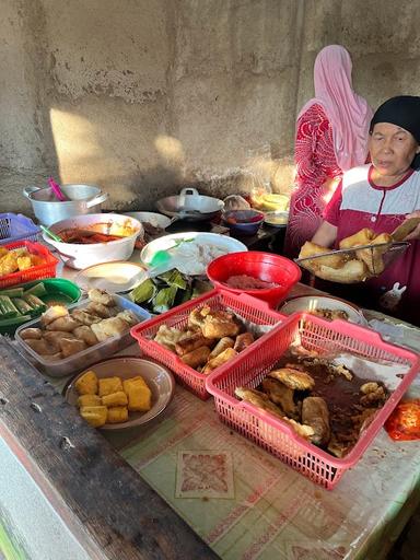 WARUNG BI MASNI NASI UDUK