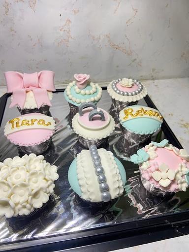 TIARA CAKE