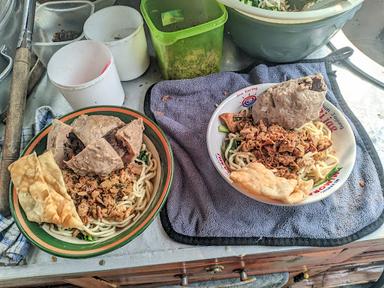 BAKSO NGALAM