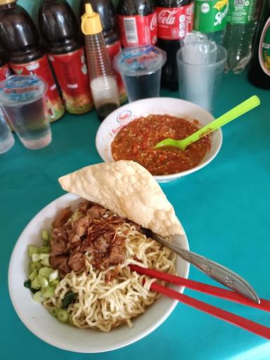 BAKSO MIE AYAM GOYANG RASA (GR) KO OCAY