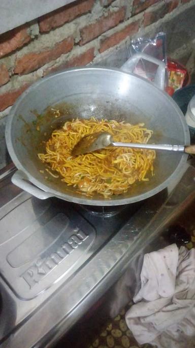 MIE ACEH DAN NASI GORENG AR-RASYID