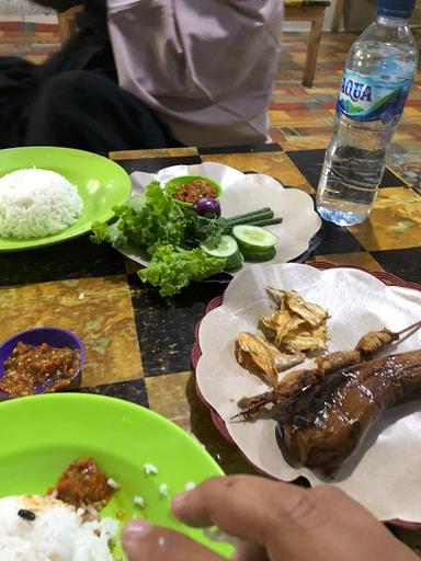 PECEL LELE SAMBAL RAMPAI IBUNG NANI HASAN