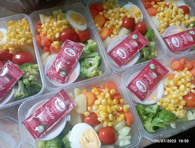 SALAD BUAH MAMI AI