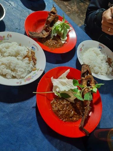 WARUNG PECEL LELE KHAERUL ANAM