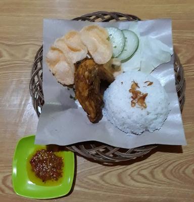 ANEKA SPECIAL BEBEK & AYAM PENYET