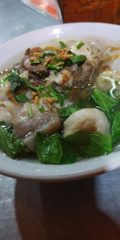 BAKSO BALUNGAN PAK YUDI GADING