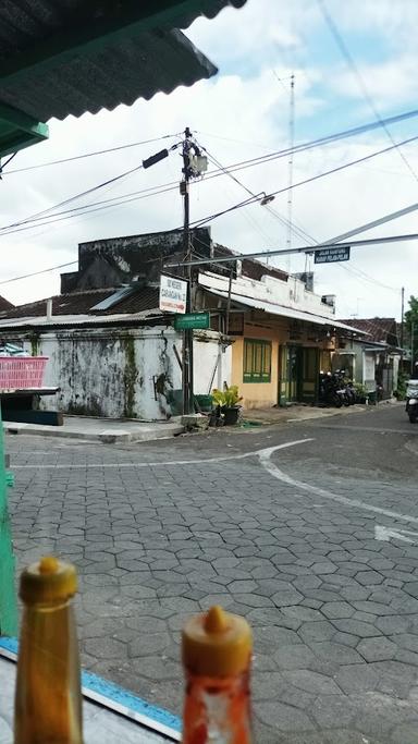 MIE AYAM DAN BAKSO PAK KUMIS