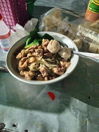 MIE AYAM DAN BAKSO PAK KUMIS