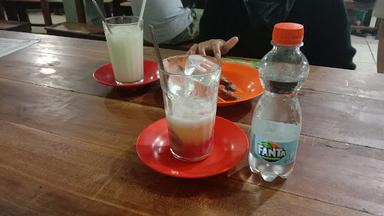 POKWE MASAKAN JAWA & SUSU SHI JACK