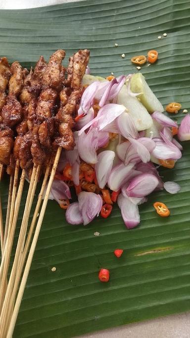 SATE AYAM PAK HARI