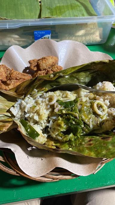 TEH TARIK MELAYU DAN NASI BAKAR