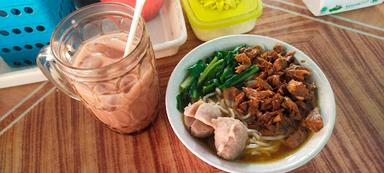 WARUNG BAKMI PALUGUNAN ( PAK SARINO )