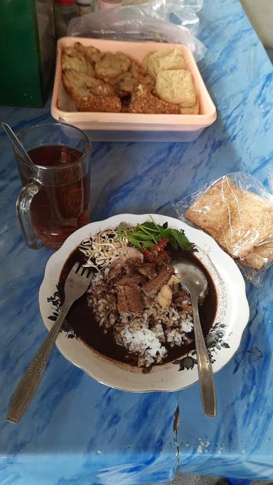 WARUNG MAKAN PINGGIR REL