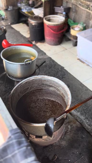 WARUNG MAKAN RAWON PENJARA BU HAR