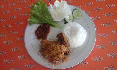 AYAM PENYET ANUGERAH