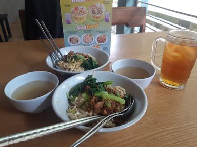 BAKSO LAPANGAN TEMBAK SENAYAN - RAGUNAN