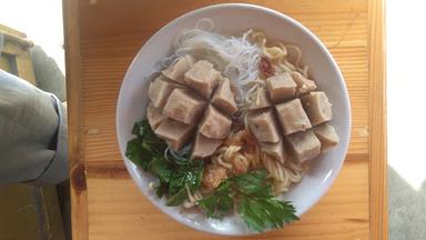 BAKSO & MIE AYAM BILLA