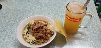 BAKSO & MIE AYAM LAPANGAN DOYOK