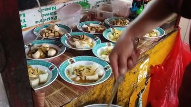 KETUPAT SAYUR PADANG DAN BUBUR AYAM SHLONIC FOOD