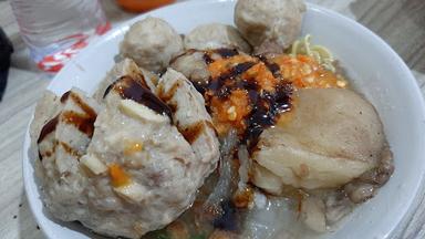 MIE AYAM & BAKSO SOLO BERSERI