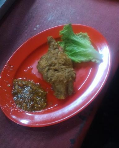 PECEL AYAM RONGGOLAWE