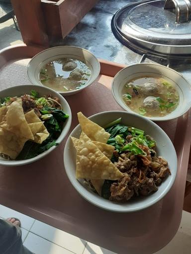 SOTO BETAWI DJIMAT DAN BAKSO/MIE AYAM DJIMAT