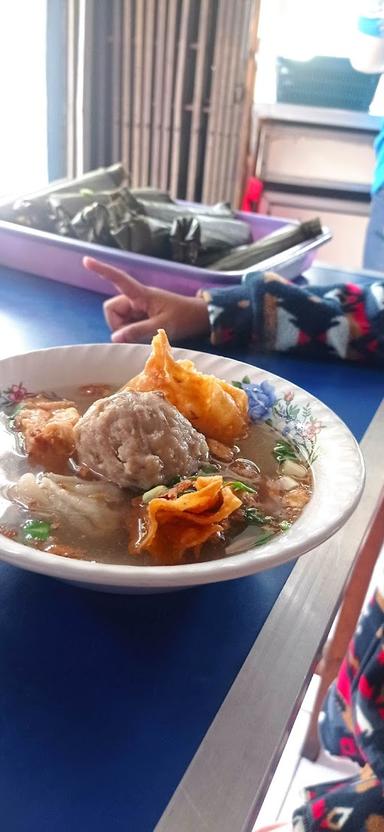 WARUNG BAKSO MALANG CAK MIN