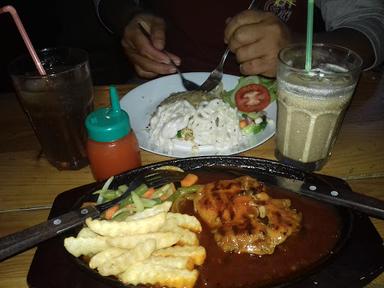 PANGLIMA GARDEN RESTO