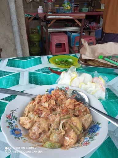 GADO-GADO LEBAK PARA