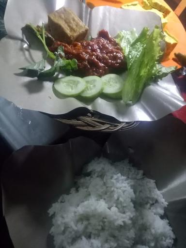 AYAM PENYET PEDAS AGUNG