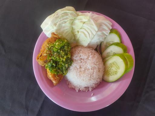 AYAM PENYET SAMBAL IJO B&I