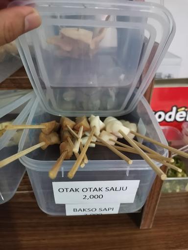 NGODENG DAN ES COKLAT