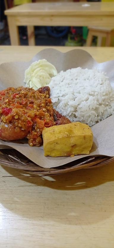 AYAM GEPUK PAK GEMBUS KALISARI 3 NO. 37-47