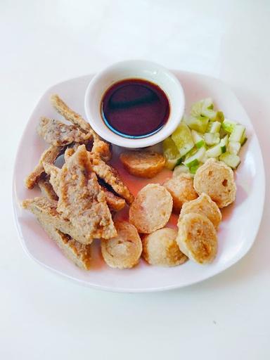 PEMPEK TEKWAN DAN BAKSO SAPI RIZKY