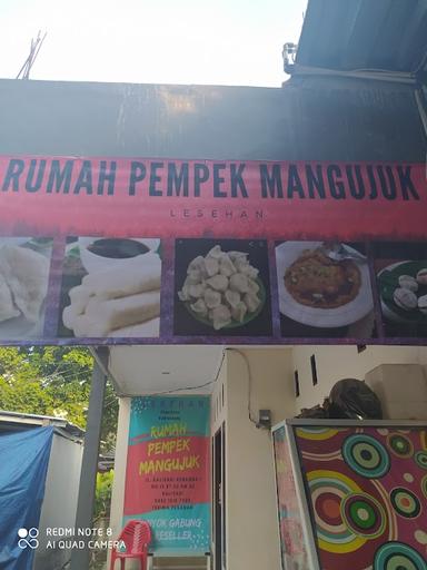 RUMAH PEMPEK MANGUJUK