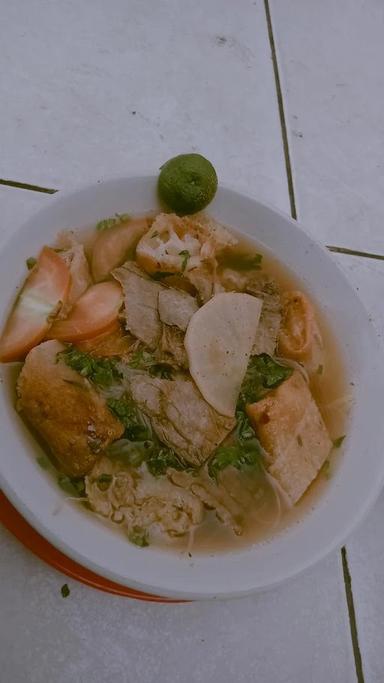 SOTO MIE PAK KADIR PASAR REBO