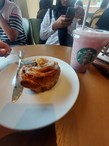 STARBUCKS - GRAND BATAVIA