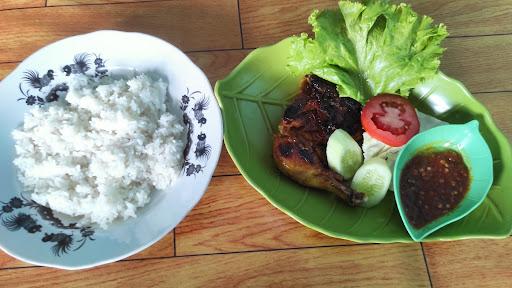 ABC AYAM BAKAR CEMARA VILA TOMANG BARU