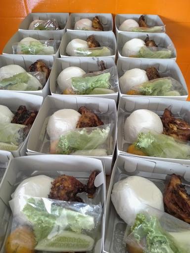 AYAM BAKAR KALASAN MBAH BROTO