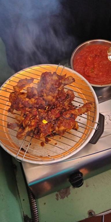 AYAM BAKAR PRESTO MAMA WALDO