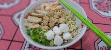 BAKMIE PONTIANAK DAN BUBUR IKAN