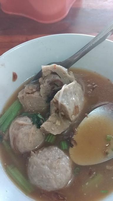 BAKSO DAN MIE AYAM SEDERHANA