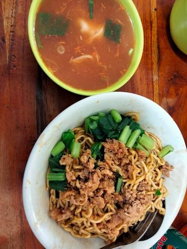 MIE AYAM BANYUMAS 1 CABANG KELAPA DUA