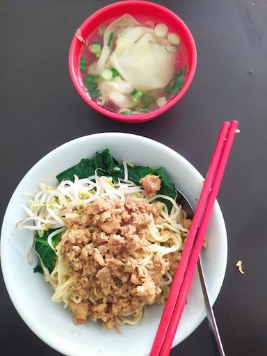 MIE AYAM BANYUMAS 1 CABANG KELAPA DUA