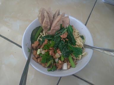 MIE AYAM BASO BALUNGAN