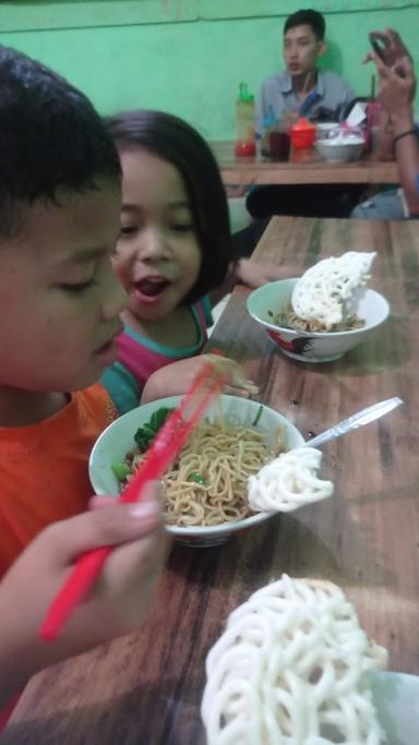 MIE AYAM YAMIN SOPO NYONO WONOGIRI