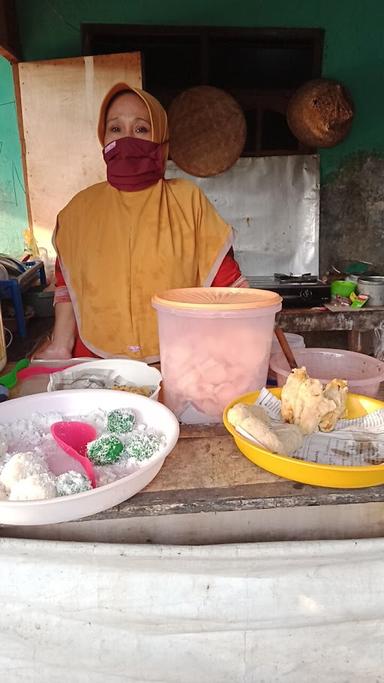 NASI UDUK IBU ASNAWATI