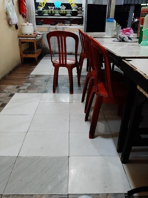 RUMAH MAKAN PADANG AMPERA UNI NUR